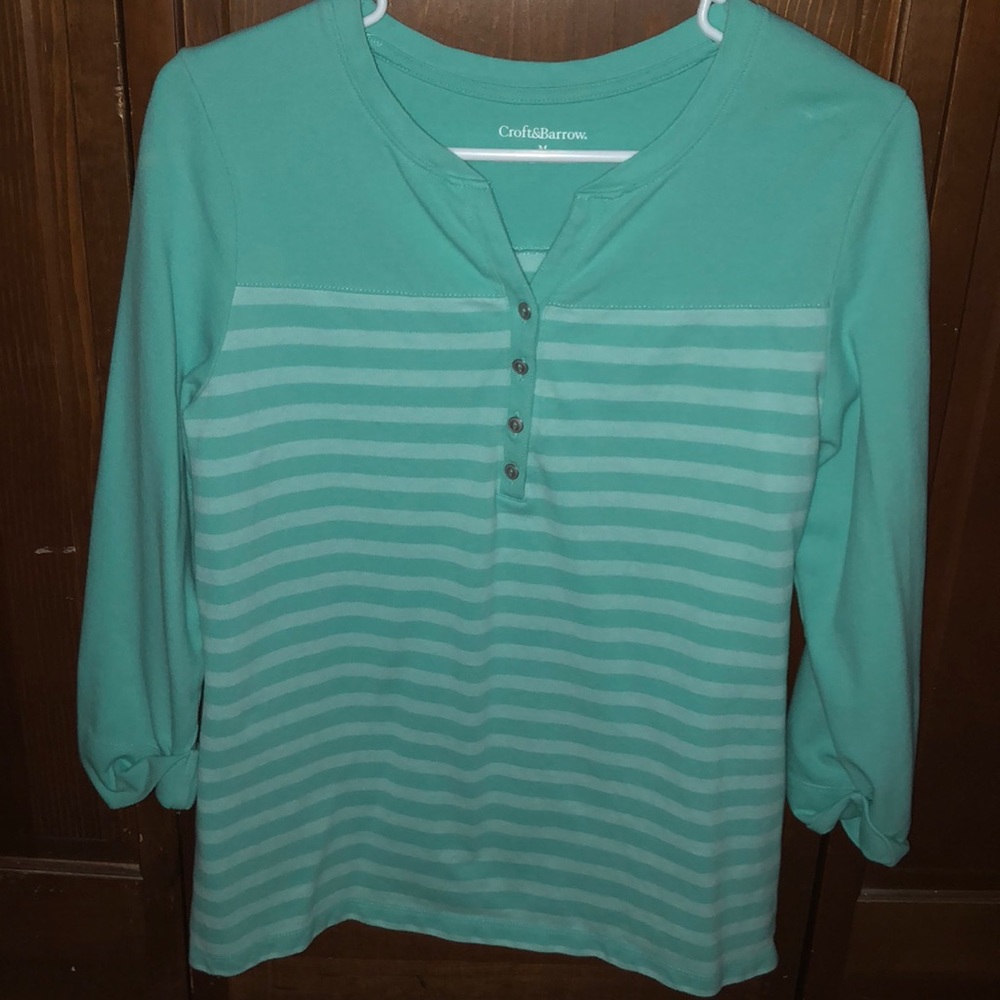 Lightweight elbow length shirt